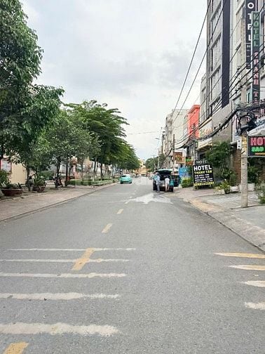 Đất Xây CHDV, Tòa Nhà, Khách Sạn 10x27(270m2) Đường 12 Dương Quảng Hàm