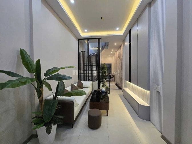 Nhà Đẹp Gần Phố Bùi Ngọc Dương, Hai Bà 40m, 4 tầng, mt 3.5m, 9.95 tỷ