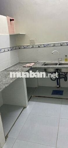 cho thuê MBKD kết hợp ở, ngay chợ Hà Tôn Quyền Q5, DT 40M2 + 1 Trệt
