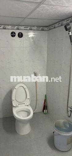 cho thuê MBKD kết hợp ở, ngay chợ Hà Tôn Quyền Q5, DT 40M2 + 1 Trệt