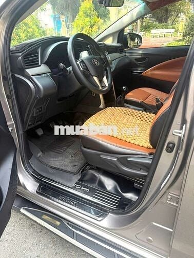 Toyota Innova 2018 Nâu vàng Số sàn
