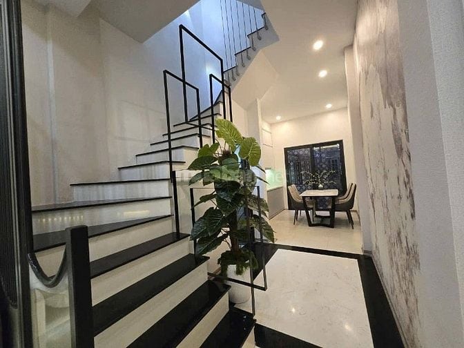 Nhà Đẹp Gần Phố Bùi Ngọc Dương, Hai Bà 40m, 4 tầng, mt 3.5m, 9.95 tỷ