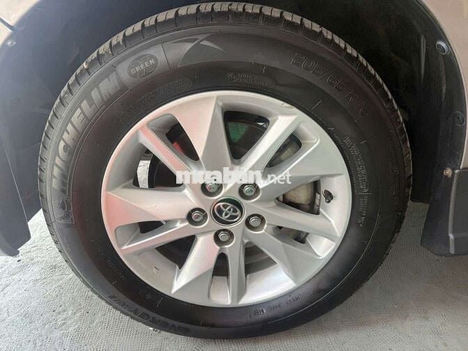 Toyota Innova 2018 Nâu vàng Số sàn