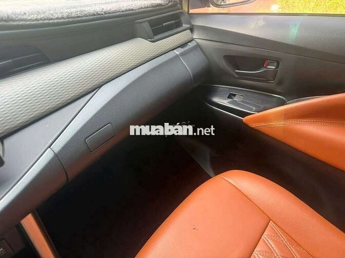 Toyota Innova 2018 Nâu vàng Số sàn