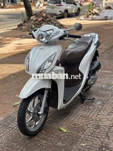 Honda Vision 2018 màu Trắng