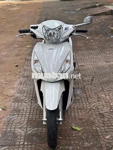 Honda Vision 2018 màu Trắng