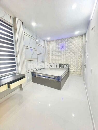 Cần bán nhà đường xe hơi gần Phú Mỹ Hưng quận 7