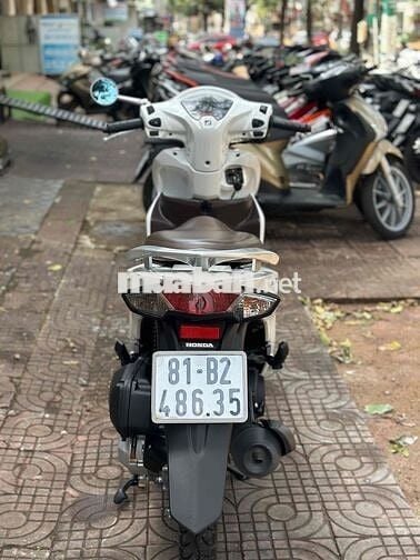 Honda Vision 2018 màu Trắng