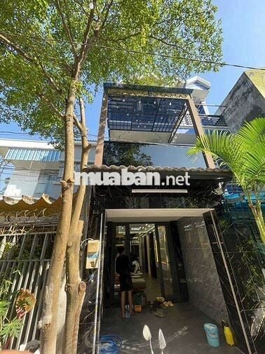 Cần bán nhà Lê Văn Lương đường trước nhà xe hơi có sổ hồng