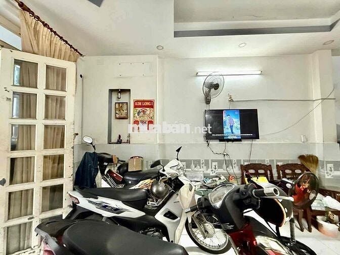 Gấp bán nhà Hẻm Xe Hơi Tân Thới Hiệp -Nở Hậu Đẹp Nhỉnh 3 tỉ .