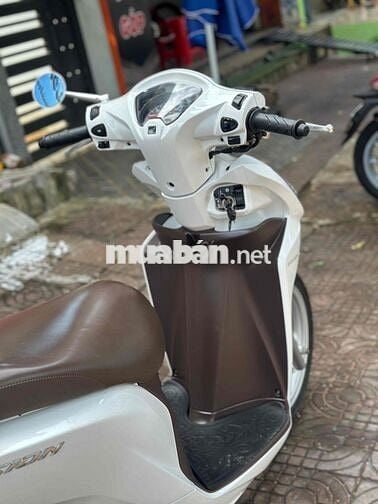 Honda Vision 2018 màu Trắng