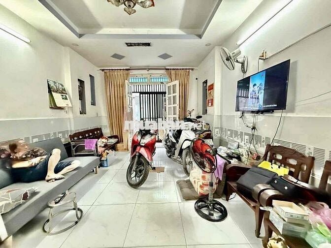 Gấp bán nhà Hẻm Xe Hơi Tân Thới Hiệp -Nở Hậu Đẹp Nhỉnh 3 tỉ .