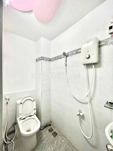 Cho Thuê 2PN Balcon 50m2 5ng5xe Ngay Cầu Vượt 3/2 ĐH Kinh Tế UEH Q10