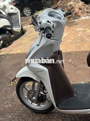 Honda Vision 2018 màu Trắng