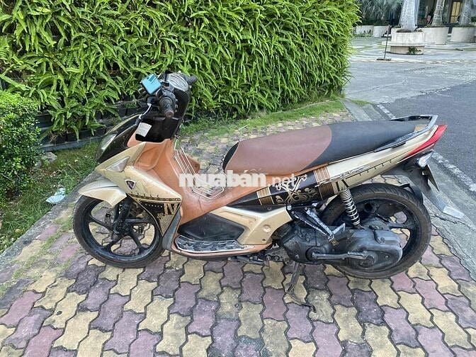 Yamaha No4 màu Vàng đồng