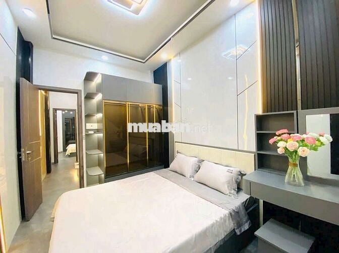 Cần bán nhà Lê Văn Lương đường trước nhà xe hơi có sổ hồng