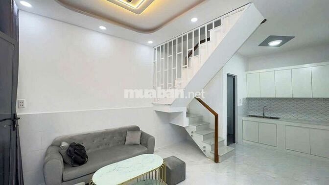 Nhà đẹp Cần bán tiện ích xung quanh gần chợ trường học