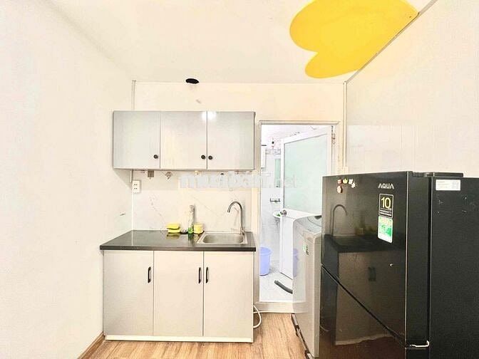 Cho Thuê 2PN Balcon 50m2 5ng5xe Ngay Cầu Vượt 3/2 ĐH Kinh Tế UEH Q10