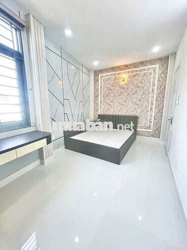 Cần bán nhà đường xe hơi gần Phú Mỹ Hưng quận 7