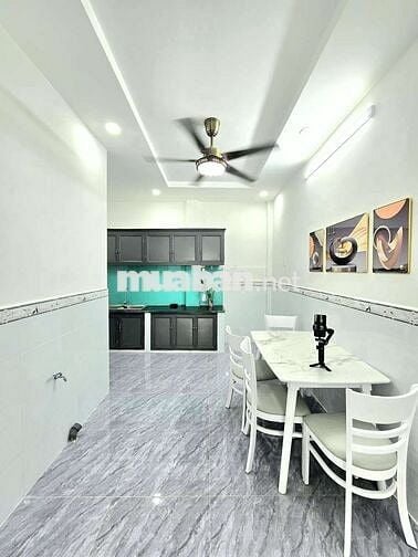 Bán nhà mặt tiền hẻm 4m gần đường lộ lớn