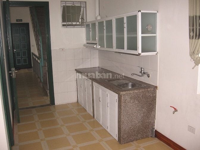 Chính chủ 50m/4tr đủ nội thất, điện giá Dân, miễn phí Net, VTVcab, Xe