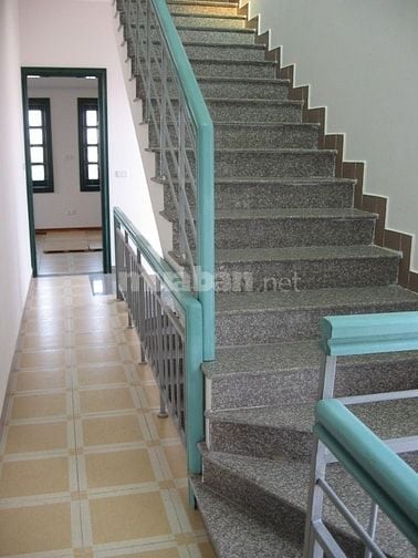 Chính chủ 50m/4tr đủ nội thất, điện giá Dân, miễn phí Net, VTVcab, Xe