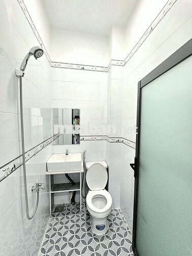 Bán nhà mặt tiền hẻm 4m gần đường lộ lớn