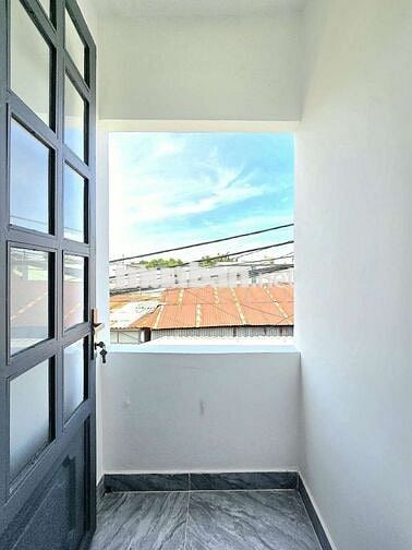 Bán nhà mặt tiền hẻm 4m gần đường lộ lớn