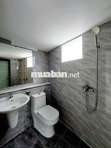 Phòng Gác Lửng Thoáng Mát Ngay Học Viện Cán Bộ