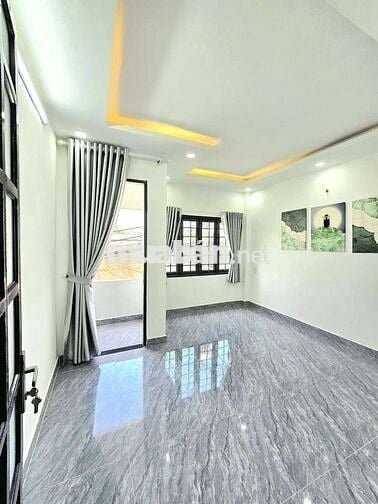 Bán nhà mặt tiền hẻm 4m gần đường lộ lớn