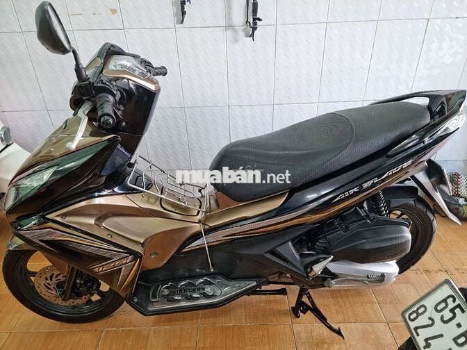 Honda Air Blade Đen vàng đồng 27087 km