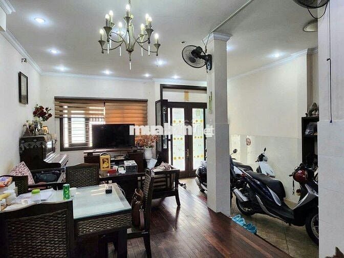 HXH 5m Bạch Đằng gần cổng Sân bay 3 tầng 4PN ngang 5.6m chỉ 12 tỷ hơn