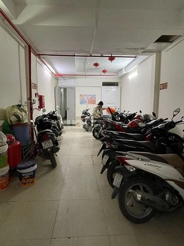 Chính chủ  bán toà nhà chung cư mi ni  tại ngõ 172 Vũ hữu DT 76,8m2 , 