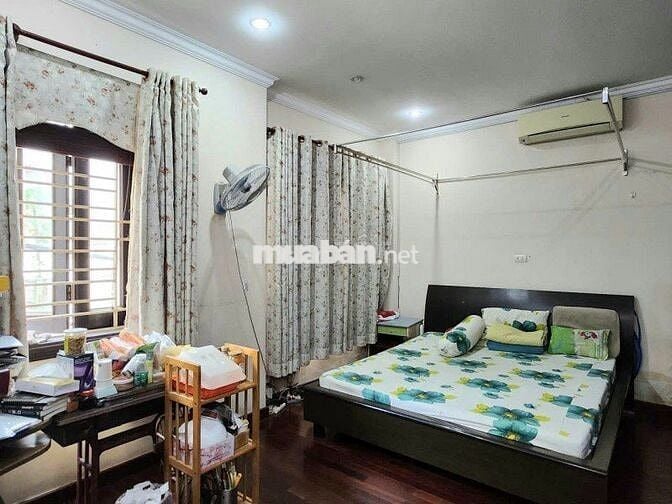 HXH 5m Bạch Đằng gần cổng Sân bay 3 tầng 4PN ngang 5.6m chỉ 12 tỷ hơn