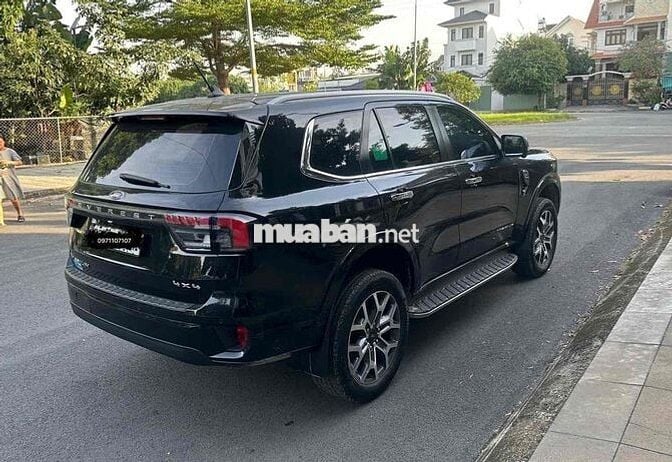 Ford Everest 2022 Titanium Plus 4x4 58000 km Đen