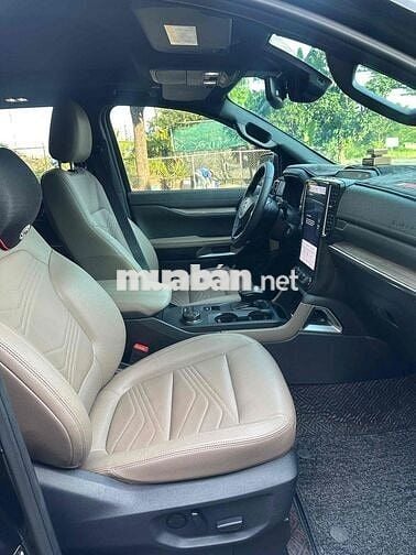 Ford Everest 2022 Titanium Plus 4x4 58000 km Đen