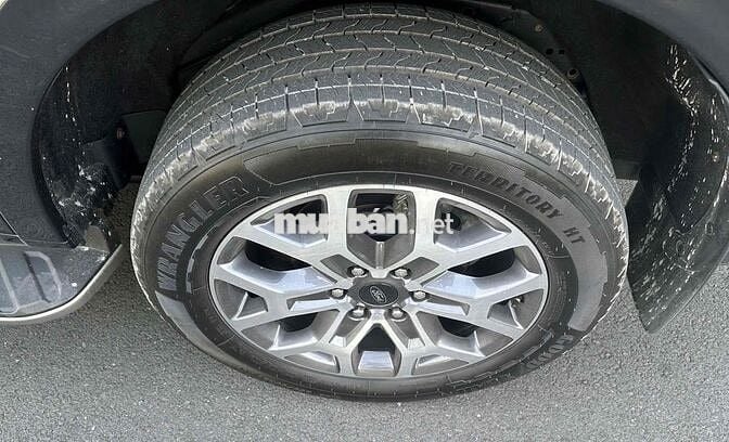 Ford Everest 2022 Titanium Plus 4x4 58000 km Đen