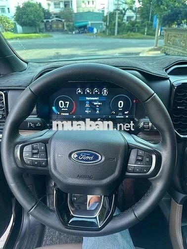 Ford Everest 2022 Titanium Plus 4x4 58000 km Đen