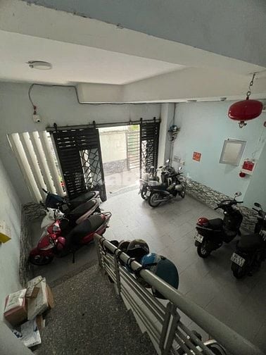 Cần bán CHDV đang kinh doanh 70 triệu / tháng ở Quận 10. 