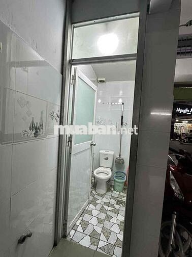 Cho thuê nhà mặt tiền nguyên căn mặt tiền đường Hưng Phú , Quận 8 cũ !