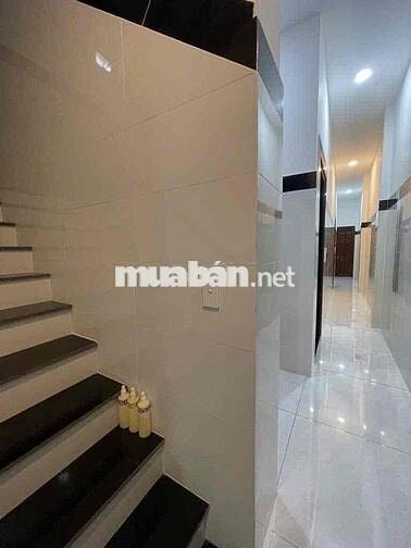 CHDV 3 LẦU – 12 PHÒNG CHO THUÊ – HẺM 8M - 4.5 x 24 - Giá 7ty390