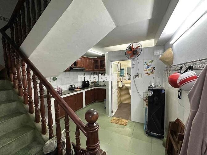 Cho thuê nhà mặt tiền nguyên căn mặt tiền đường Hưng Phú , Quận 8 cũ !