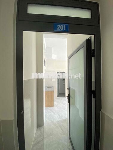 Phòng 30m2 có ban công riêng, gác lửng 4tr2