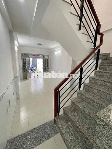 thuê Q11-P1, phú thọ nở hậu, 49m2, 1trệt2lầu, 2thượng, 4PN, giá rẻ