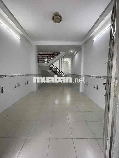 thuê Q11-P1, phú thọ nở hậu, 49m2, 1trệt2lầu, 2thượng, 4PN, giá rẻ