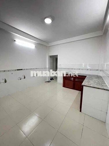 thuê Q11-P1, phú thọ nở hậu, 49m2, 1trệt2lầu, 2thượng, 4PN, giá rẻ