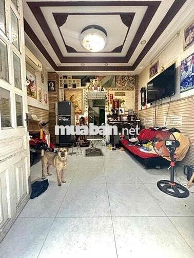 nhà bán hẻm thằng cách đường Trần Xuân soạn 30 m dt 4,4 x8 trệt 3 lau