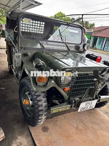 Jeep M151 A2 Xanh quân đội