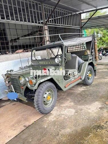 Jeep M151 A2 Xanh quân đội