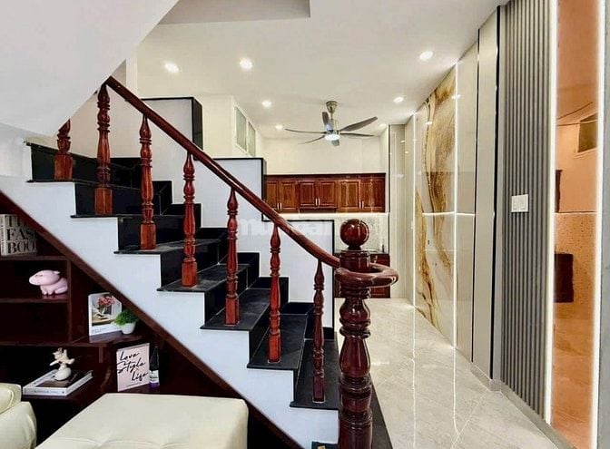 Bán nhà Âu Dương Lân,Q8 diện tích 52m2 giá 1tỷ9 gần cầu chữ Y sổ riêng